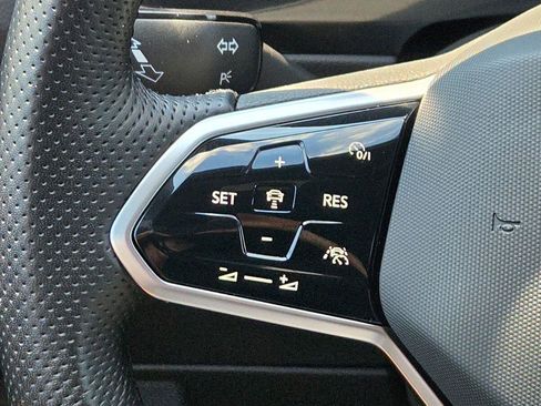 Used 2022 Volkswagen Tiguan SEL R-Line AWD/4WD image 29