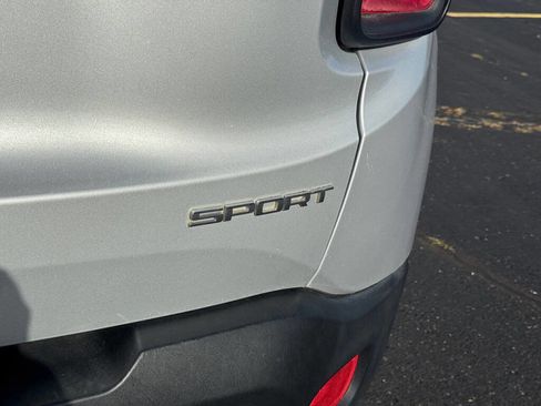 Used 2018 Jeep Renegade Sport w/ Power & Air Group image 26