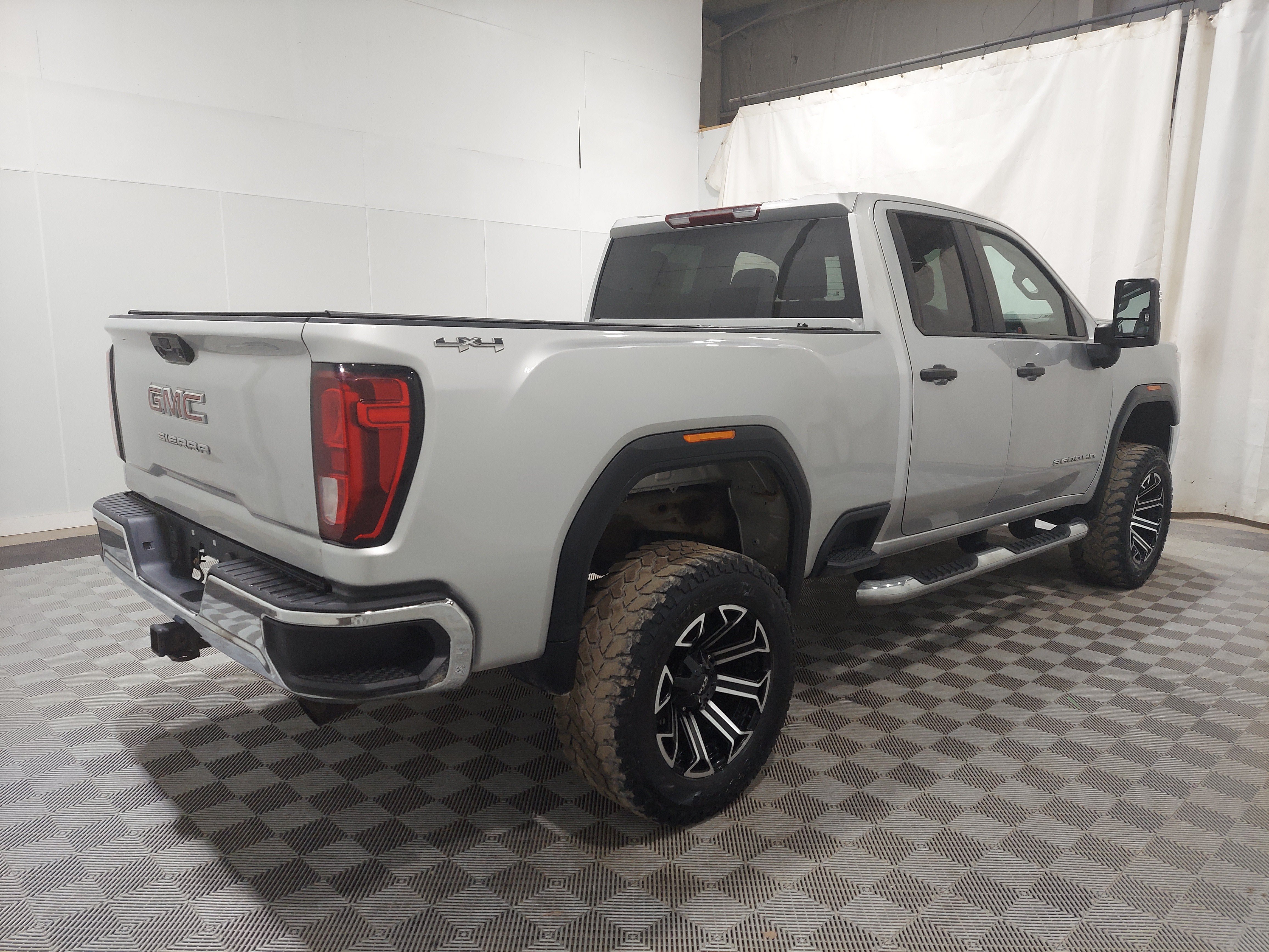 Used 2022 GMC Sierra 2500 Pro w/ Convenience Package AWD/4WD image 3