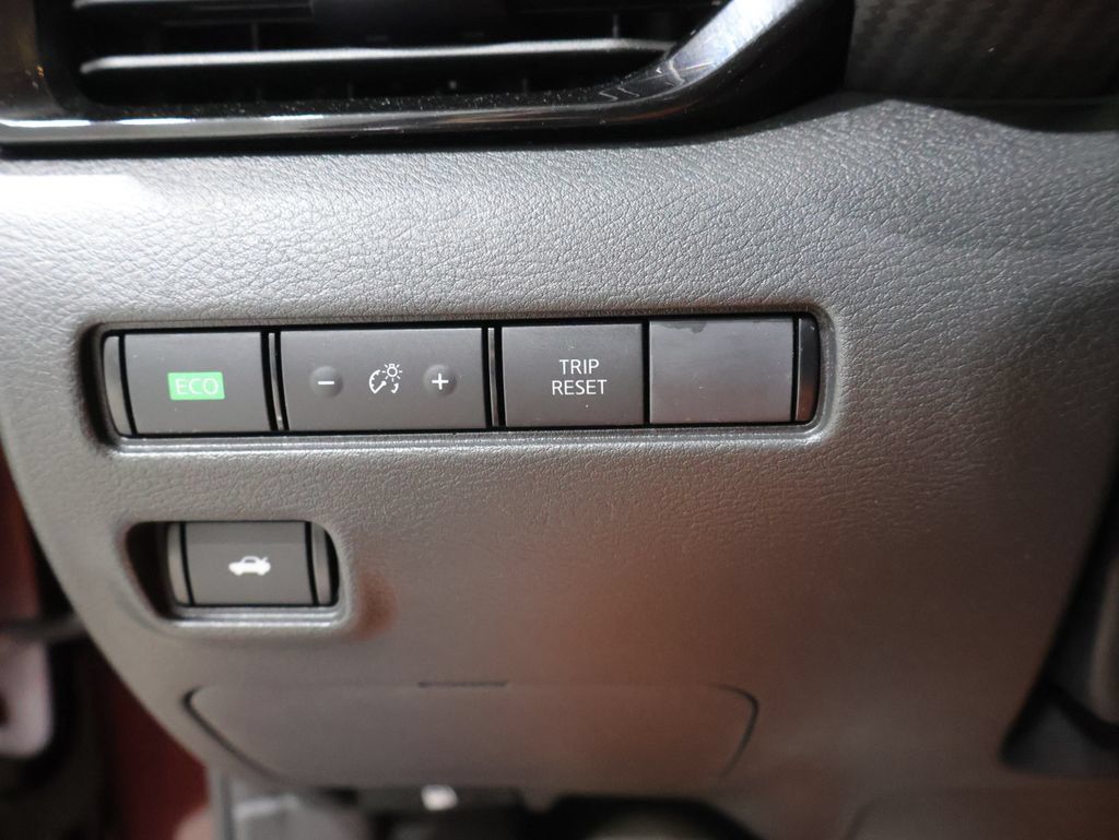 Used 2025 Nissan Sentra SV w/ All-Weather Package FWD image 30