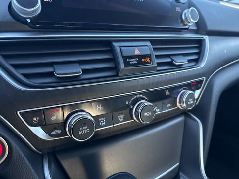 Used 2018 Honda Accord Touring image 21
