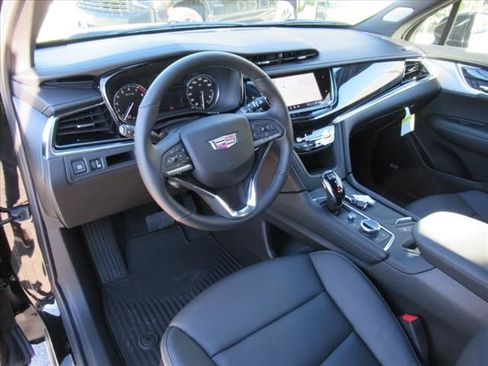 New 2025 Cadillac XT6 Premium Luxury image 14