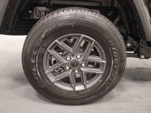 New 2025 Jeep Gladiator Sport image 24