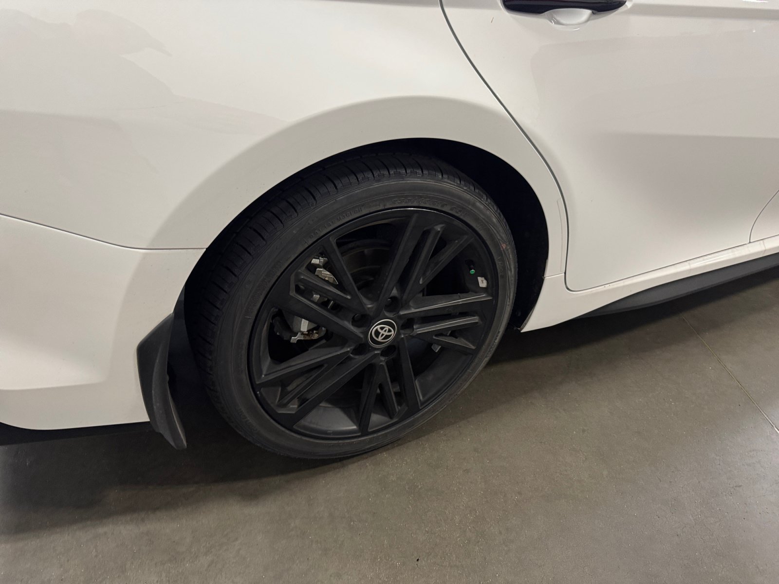 Certified 2026 Toyota Camry Hybrid w/ Convenience Package FWD image 24