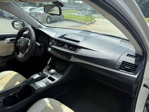 Used 2011 Lexus CT 200h Premium w/ Premium Audio Pkg FWD image 14