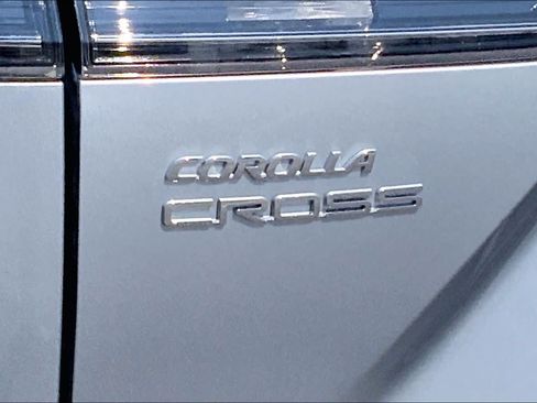 Used 2026 Toyota Corolla Cross XLE w/ Convenience Package FWD image 10