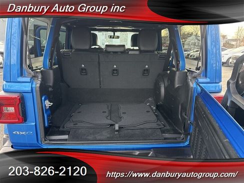 Used 2023 Jeep Wrangler Unlimited Sahara w/ Cold Weather Group AWD/4WD image 14