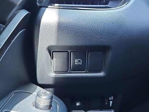 Used 2018 Toyota C-HR XLE image 22