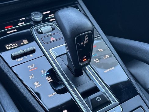 Certified 2023 Porsche Cayenne w/ Premium Package AWD/4WD image 22