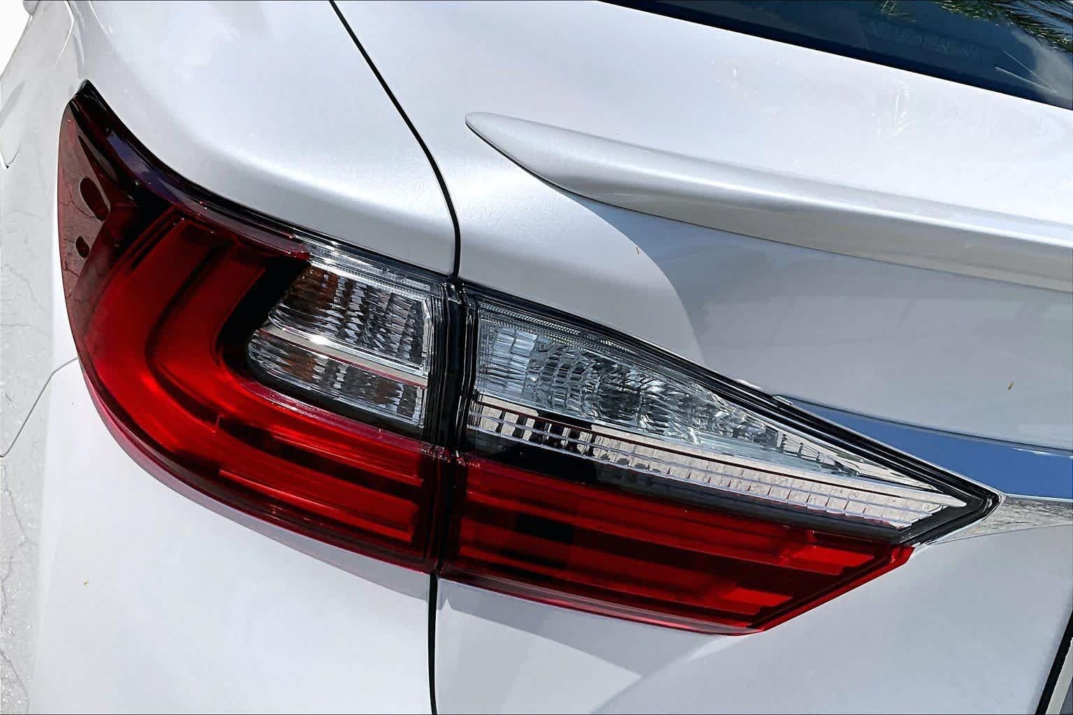 Used 2018 Lexus ES 300h w/ Luxury Package FWD image 26