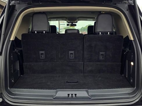 Used 2024 Ford Expedition XLT RWD image 9