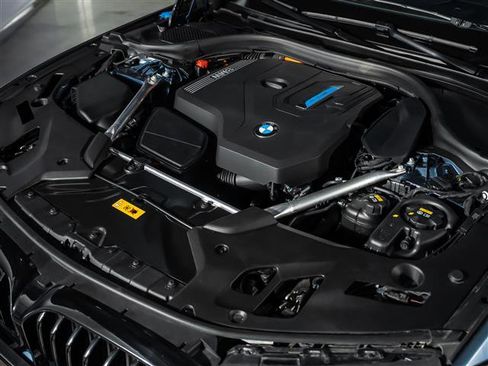 Used 2023 BMW 530e w/ M Sport Package RWD image 17