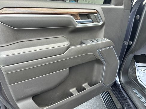 Used 2022 Chevrolet Silverado 1500 LT AWD/4WD image 12