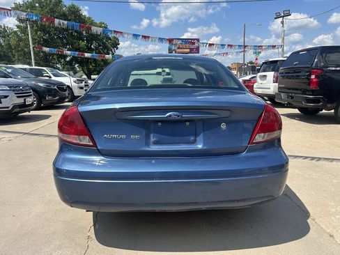 Used 2004 Ford Taurus SE FWD image 8