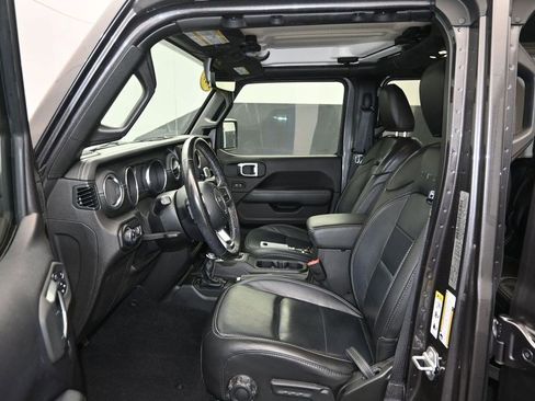 Used 2020 Jeep Gladiator Overland AWD/4WD image 10