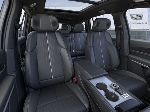 New 2026 Cadillac Vistiq Luxury AWD/4WD image 16