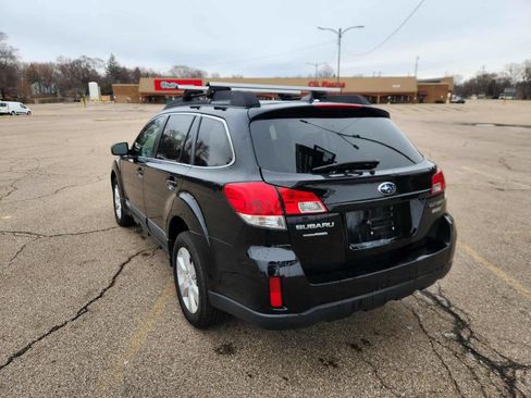 Used 2011 Subaru Outback 2.5i Limited image 6