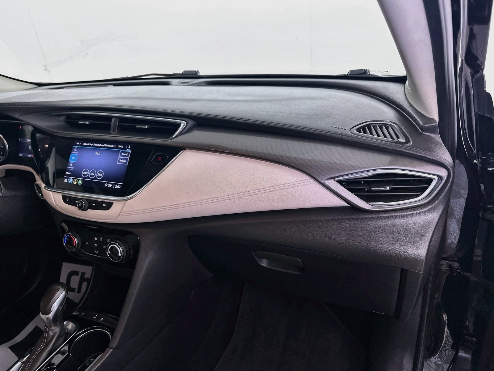 Used 2021 Buick Encore GX Preferred w/ Sport Touring Package FWD image 27