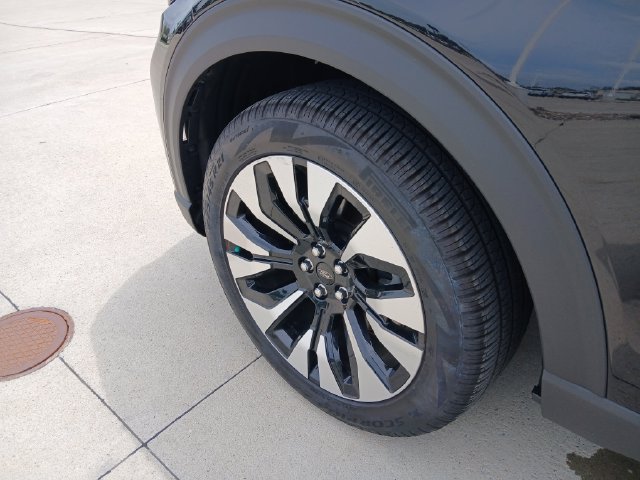 Used 2025 Ford Explorer Platinum w/ LUX Leather Package AWD/4WD image 39