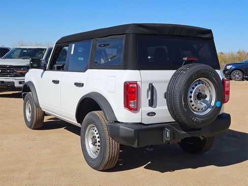 New 2025 Ford Bronco 4-Door image 7