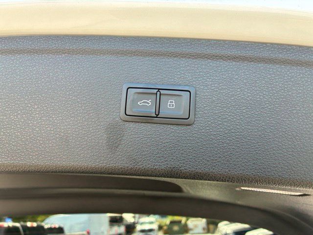 Used 2024 Audi Q5 2.0T Premium Plus w/ Premium Plus Package AWD/4WD image 11