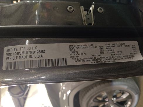 Used 2021 Jeep Cherokee Altitude image 33