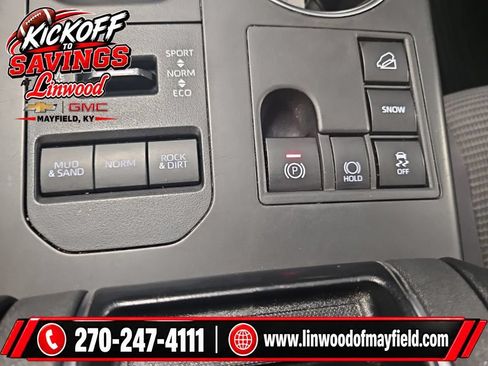 Used 2023 Toyota Highlander LE AWD/4WD image 26