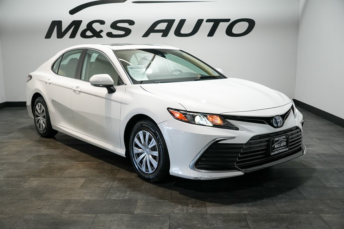 Used 2022 Toyota Camry LE w/ Audio Upgrade Package FWD image 4