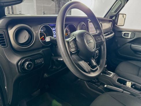 Used 2022 Jeep Wrangler Sport image 7