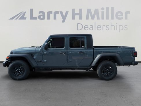 New 2026 Jeep Gladiator Sport image 2