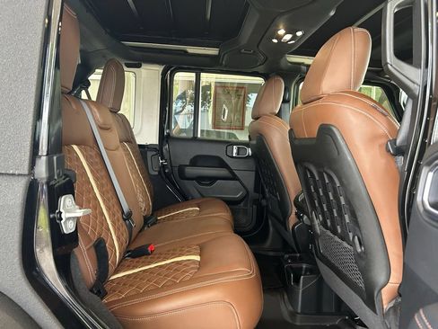 Used 2021 Jeep Wrangler Unlimited Rubicon AWD/4WD image 34