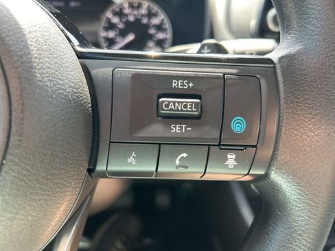 Certified 2023 Nissan Rogue SV FWD image 28