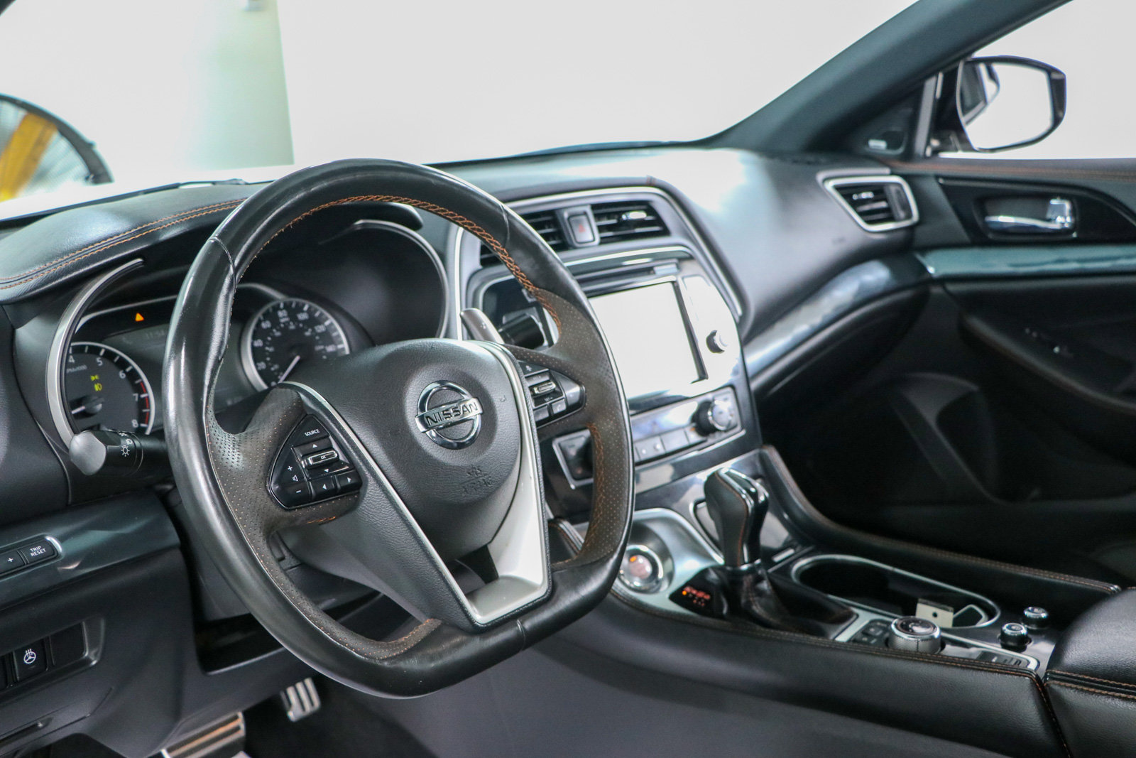 Used 2021 Nissan Maxima SR w/ Sport Mat Group FWD image 24