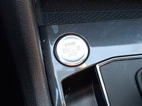 Certified 2021 Volkswagen Tiguan SE R-Line image 27