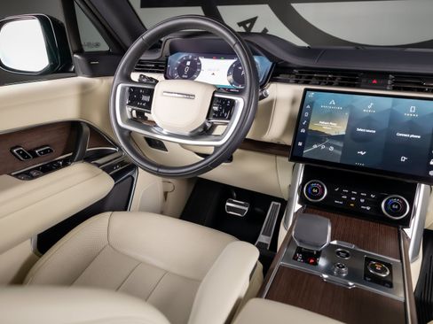 Used 2023 Land Rover Range Rover SE AWD/4WD image 7