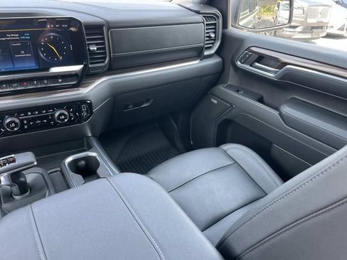 Used 2023 Chevrolet Silverado 1500 LT Trail Boss w/ LT Trail Boss Premium Package AWD/4WD image 16