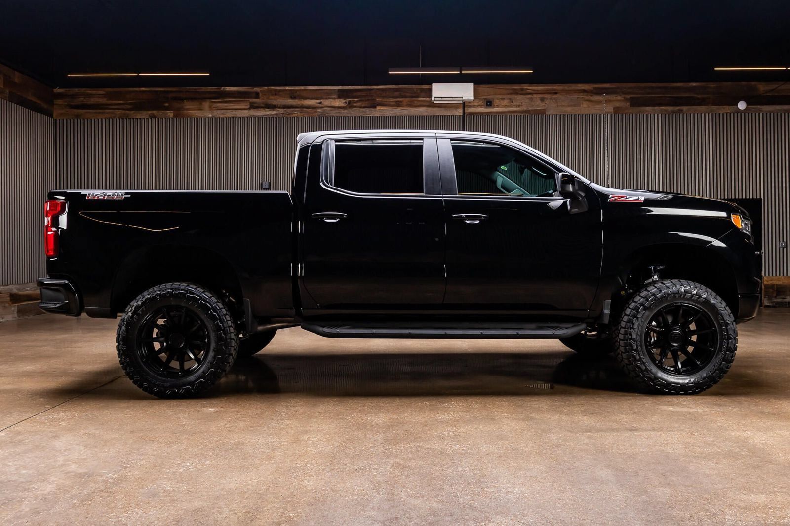 Used 2026 Chevrolet Silverado 1500 LT Trail Boss w/ Protection Package AWD/4WD image 11
