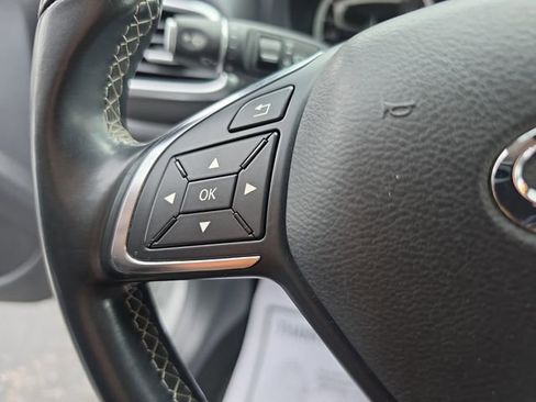 Used 2019 INFINITI QX30 Sport image 24