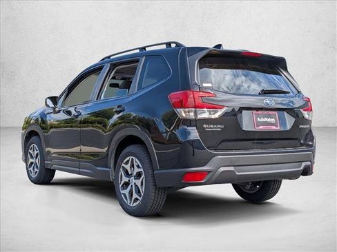 Used 2024 Subaru Forester Premium AWD/4WD image 8