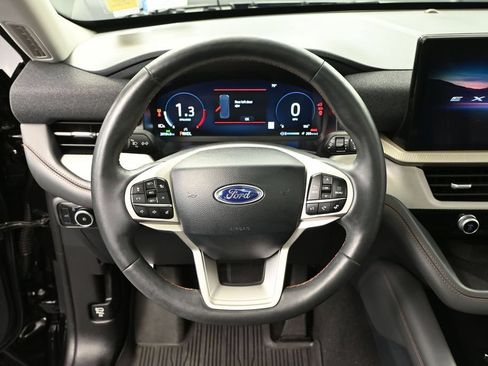 Used 2025 Ford Explorer Active w/ Active Comfort Package AWD/4WD image 26