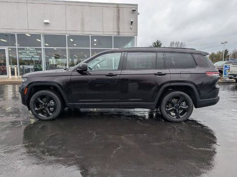 Used 2023 Jeep Grand Cherokee L Limited w/ Luxury Tech Group II image 9