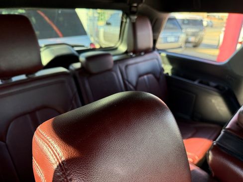 Used 2024 Ford Expedition Limited image 8