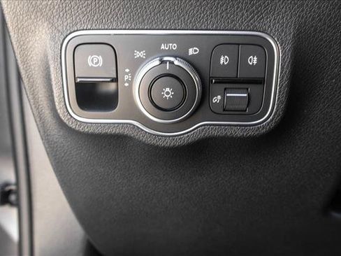 New 2026 Mercedes-Benz GLB 250 4MATIC image 15