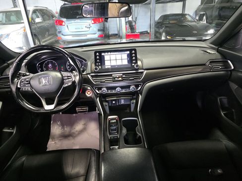 Used 2018 Honda Accord Sport image 13