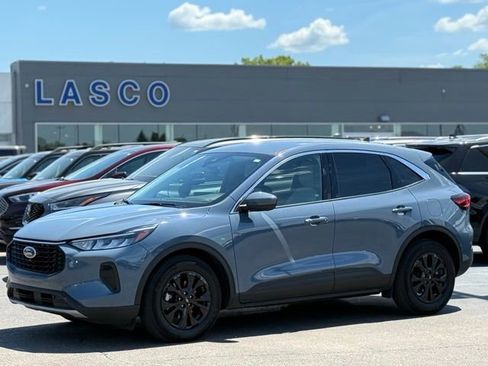 Certified 2023 Ford Escape Active w/ Tech Pack #2 FWD image 1