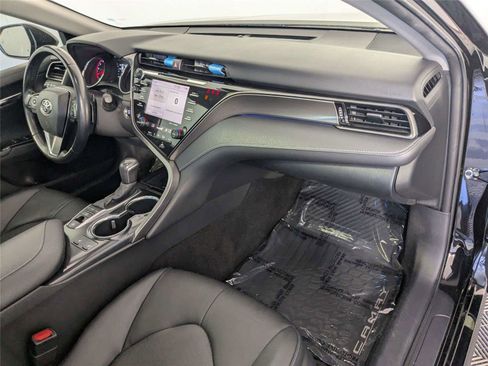 Used 2020 Toyota Camry XSE FWD image 30