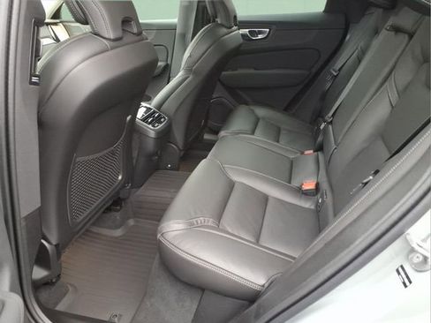New 2026 Volvo XC60 B5 Ultra w/ Protection Package Premier AWD/4WD image 11