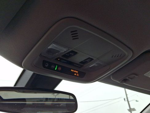 Used 2022 Chevrolet Malibu LT image 32