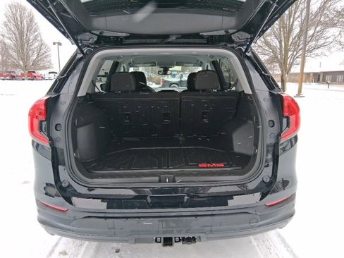 Used 2022 GMC Terrain SLE w/ Driver Convenience Package image 5