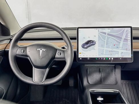 Used 2023 Tesla Model 3 Standard Range RWD image 10